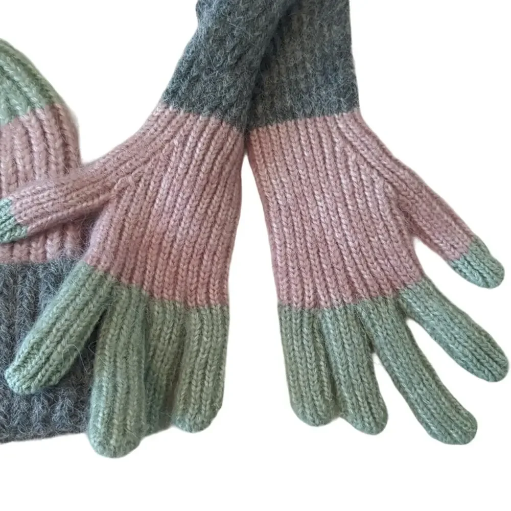 NWT a new day Hat and Gloves